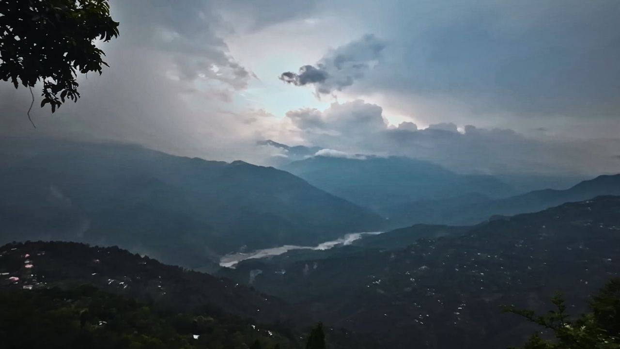 Looking for the best cafes in Kalimpong Our top twenty list has the ideal spots for coffee lovers and casual visitors alike.