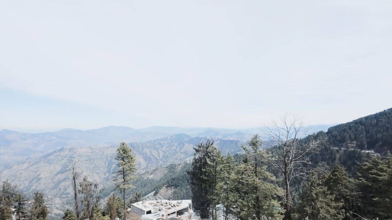 Today, mapunseen brings you the top 20 best Cafes in Shimla that are known for offering memorable experiences and cosy ambience!