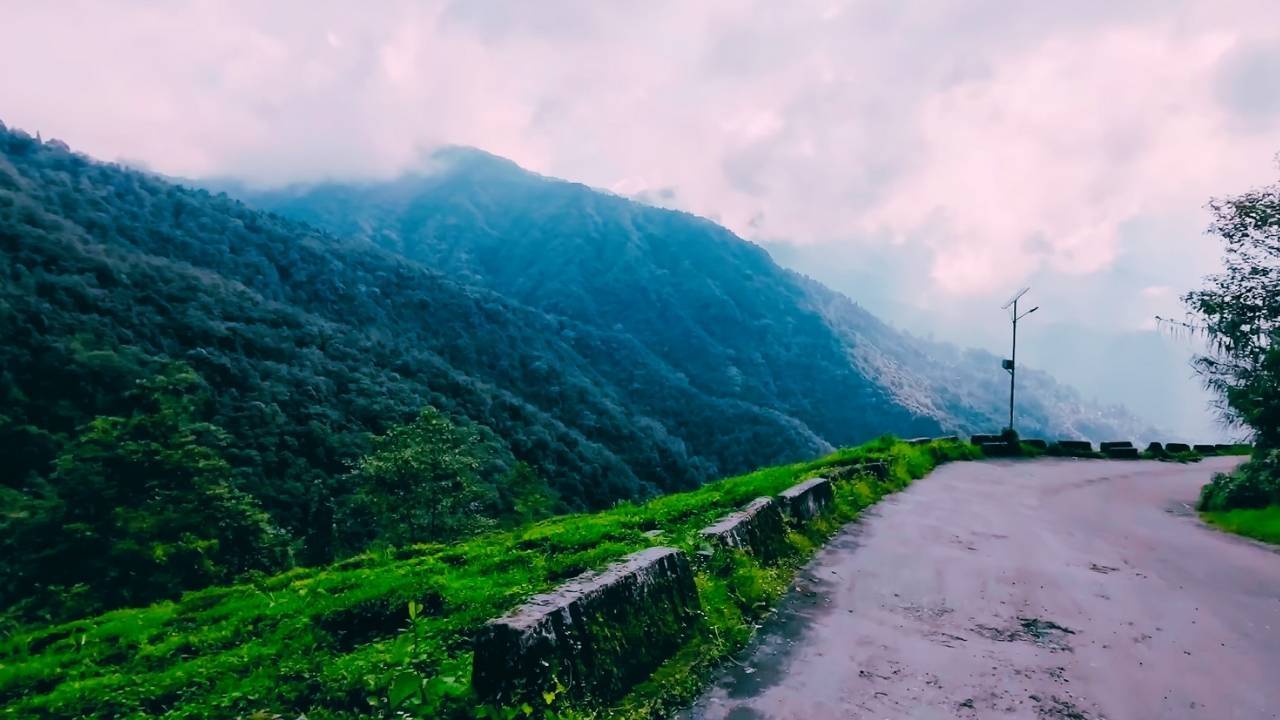 Best Darjeeling Tour Guide! Brought to you by mapunseen. Here, you get all kinds of information about your Darjeeling trip!