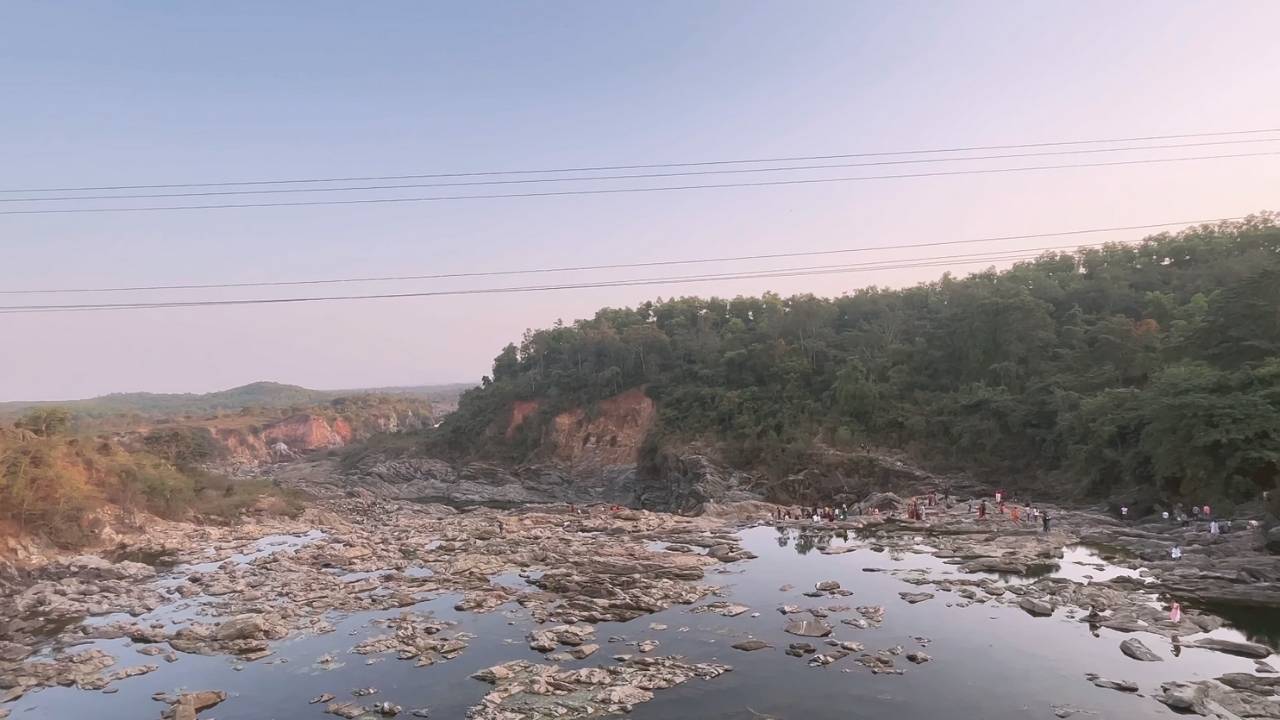 If you are planning a trip to Mukutmanipur, then you need to know about the top 10 best Hotels in Mukutmanipur!