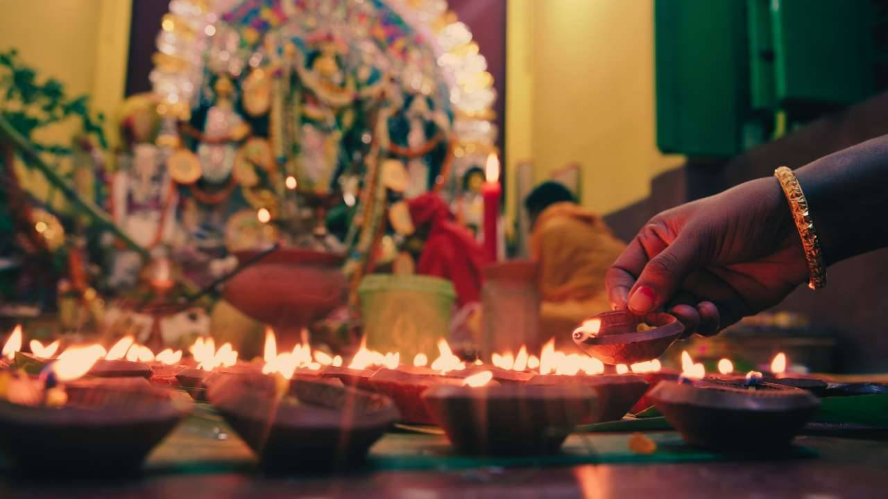 Here are the top 5 festivals in West Bengal that you need to experience if you are visiting the state. Read the blog to know more.