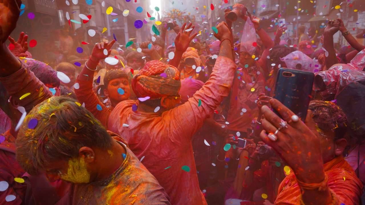 Planning to do something differing during the Holi festival? Read to know all about top 5 activities by mapunseen.