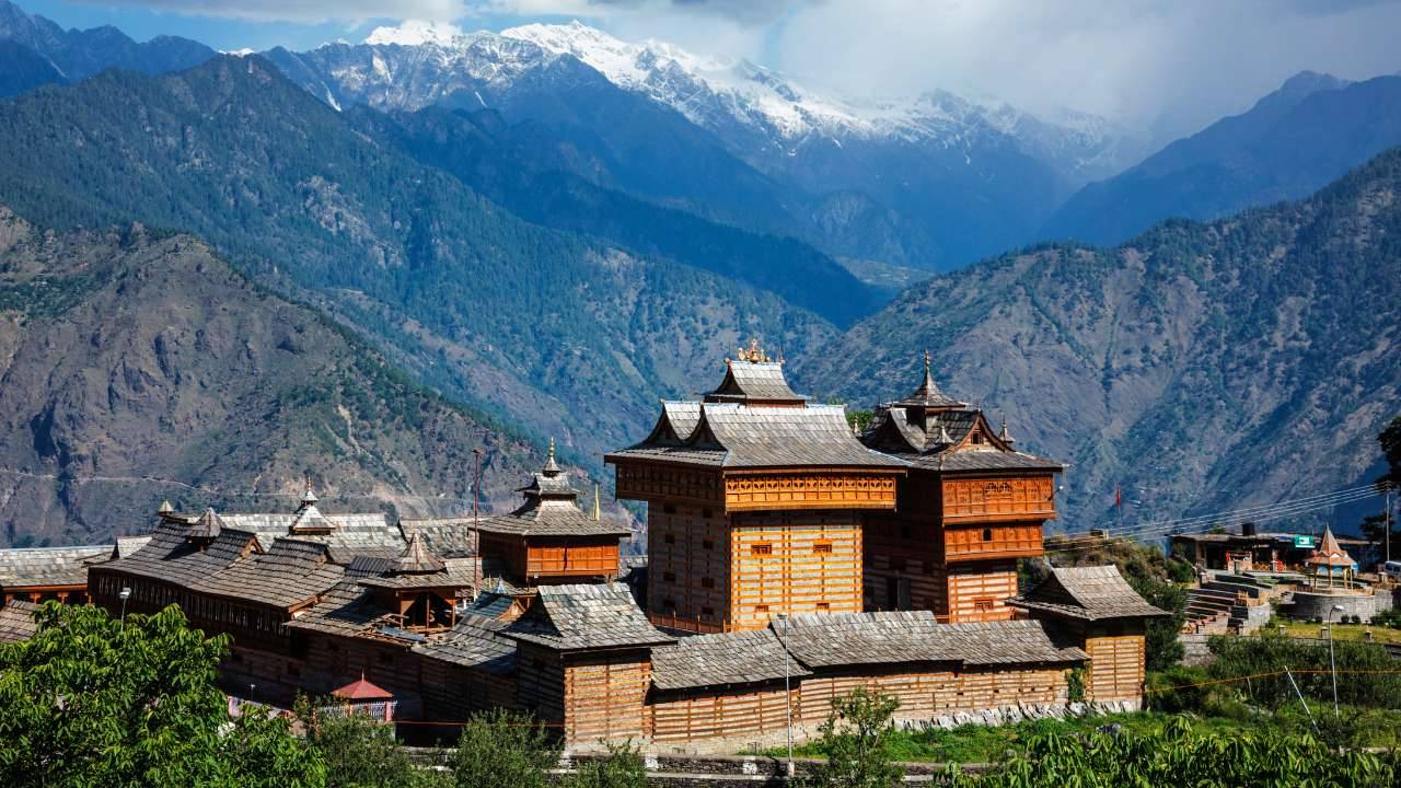 Are planning a trip to Himachal Pradesh? Then you need to read our Himachal Pradesh tour guide to make the most out of your tour!